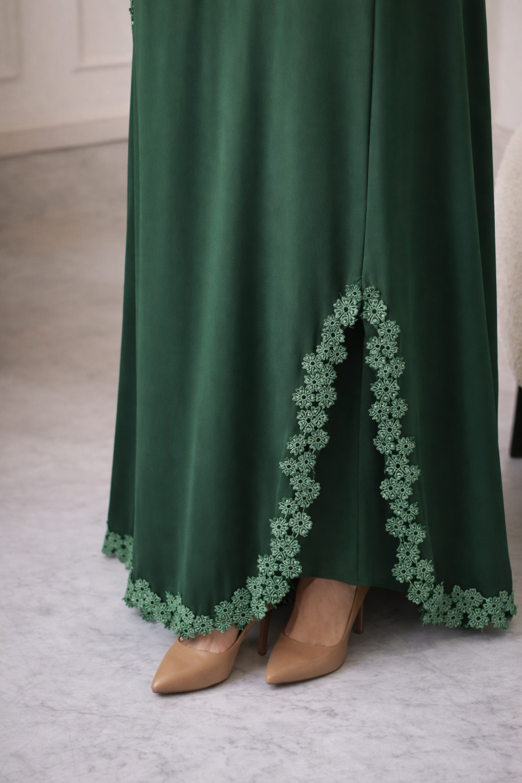 Elegant Lace Panel Front Open Abaya Set – Emerald Green (With Inner and Scarf)
