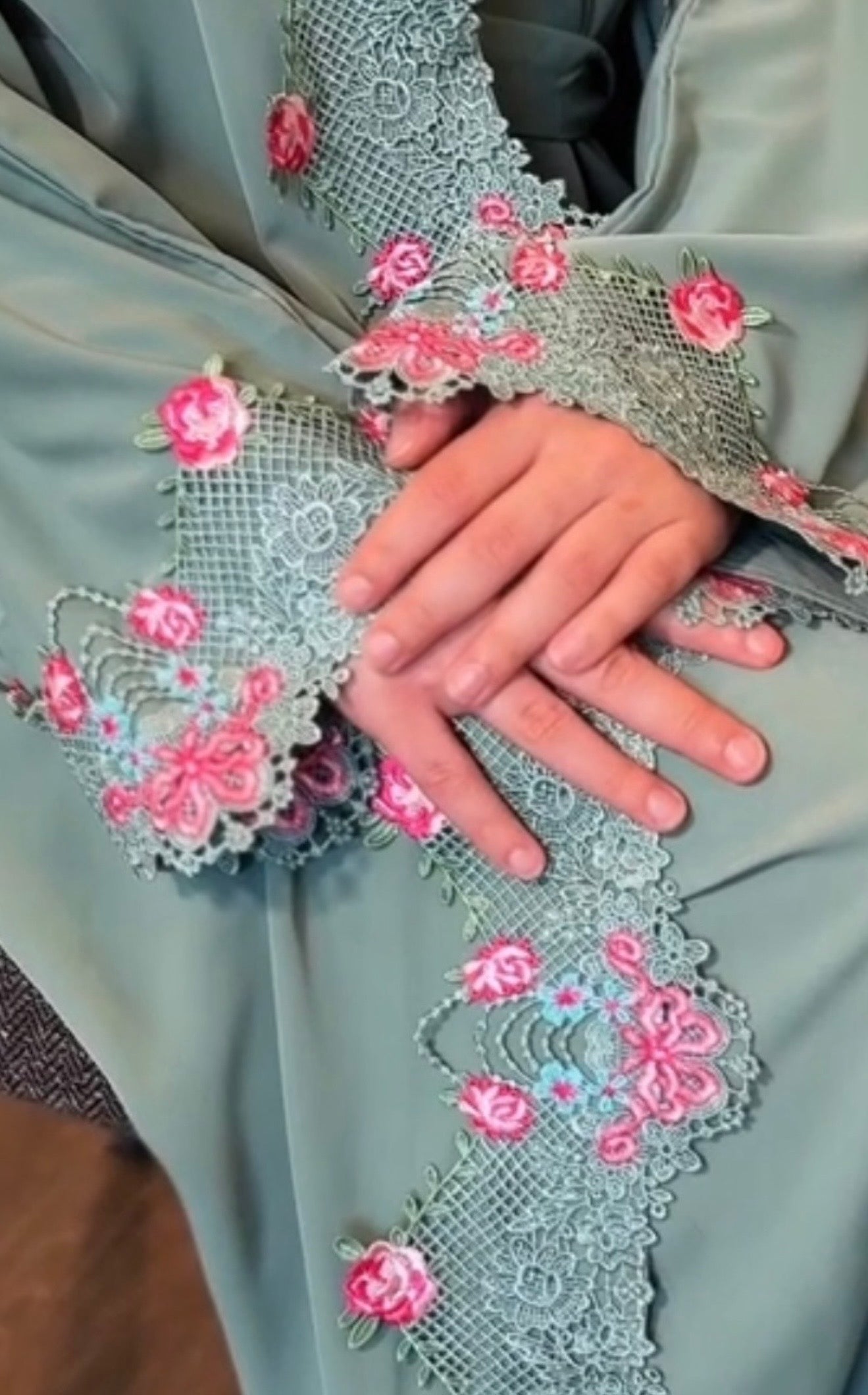 Luxury Floral Embroidered Lace Abaya Set — Sage Green