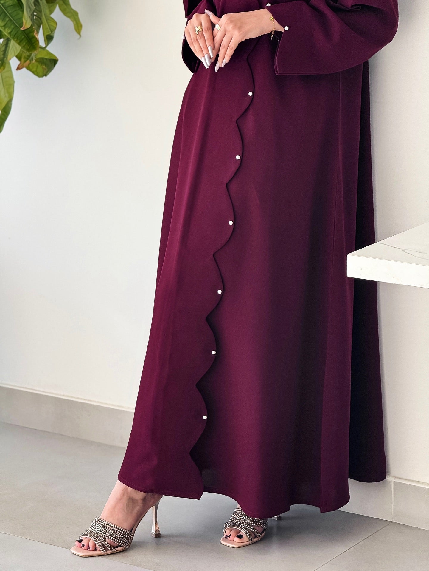 Burgundy Elegance: Pearl-Embellished Scalloped Abaya Set