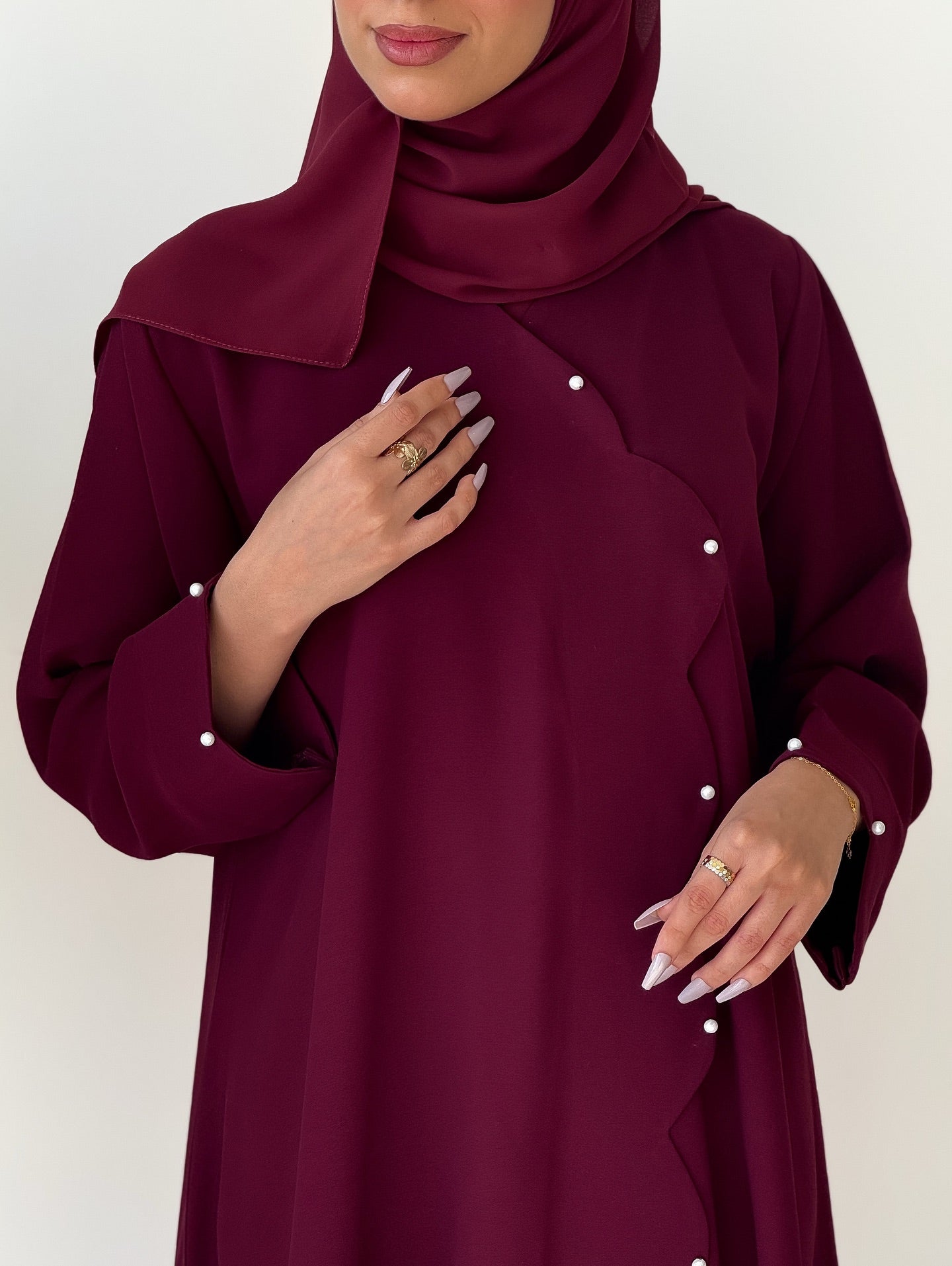 Burgundy Elegance: Pearl-Embellished Scalloped Abaya Set